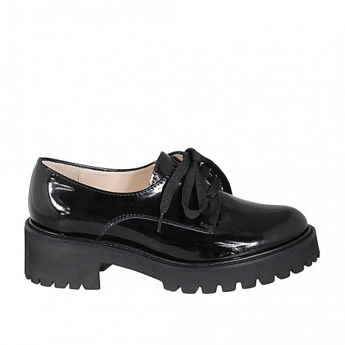 Woman's laced derby shoe in black patent leather heel 5 - Available sizes:  43, 45