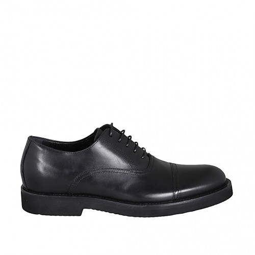 Elegant men's Oxford shoe with laces and captoe in black leather - Available sizes:  38