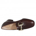 Mocasín para mujer con accesorio y elasticos en piel marron tacon 5 - Tallas disponibles:  33, 42, 44