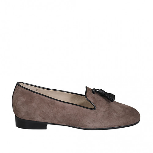 Woman's loafer with tassels in taupe...