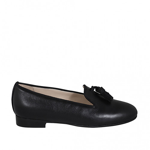 ﻿Woman's mocassin in black leather...