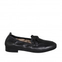 Mocassin avec elastique et accessoire pour femmes en cuir noir talon 2 - Pointures disponibles:  33