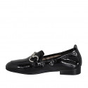 Mocassin avec elastique et accessoire pour femmes en cuir verni noir talon 2 - Pointures disponibles:  33