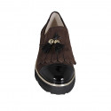 Mocassin pour femmes avec elastiques, glands et franges en daim marron et cuir verni noir talon compensé 4 - Pointures disponibles:  45, 46