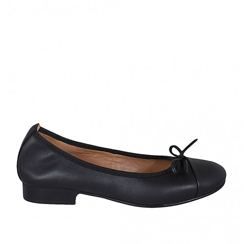 Woman's ballerina shoe with bow and captoe in black leather heel 2 - Available sizes:  42