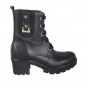 Botin para mujer con cordones, elastico, tachuelas, accesorio y cremallera en piel negra tacon 6 - Tallas disponibles:  43