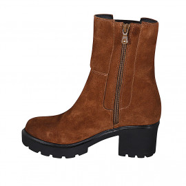 Bottines avec fermeture éclair et elastique pour femmes en daim cognac talon 6 - Pointures disponibles:  42, 43, 44 2