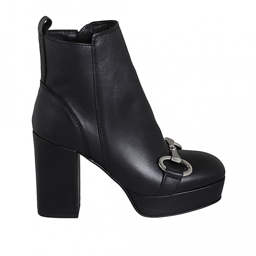 Woman's ankle boot with zipper,...