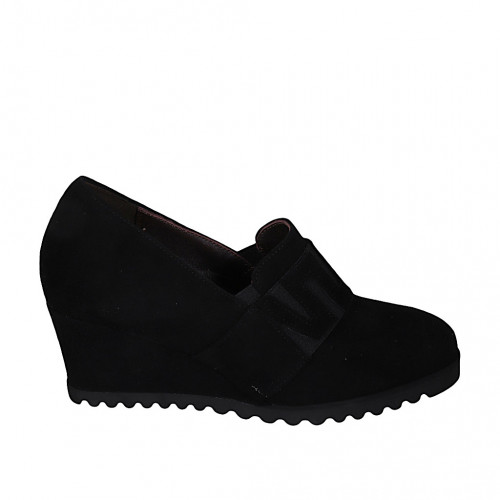 Woman's highfronted shoe with elastics and removable insole in black suede wedge heel 6 - Available sizes:  42, 43