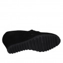 Zapato cerrado para mujer con elasticos y plantilla extraible en gamuza negra cuña 6 - Tallas disponibles:  42, 43