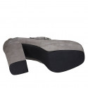 Mocassin pour femmes avec plateforme et accesoire en daim gris talon 10 - Pointures disponibles:  34, 42, 43, 44, 45