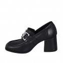 Mocassin pour femmes en cuir noir avec chaîne talon 7 - Pointures disponibles:  32, 44