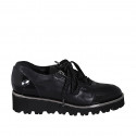 Scarpa stringata da donna con cerniera in pelle e vernice nera zeppa 4 - Misure disponibili: 44