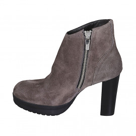 Woman's ankle boot with zipper and platform in taupe suede heel 10 - Available sizes:  42, 43, 44 2