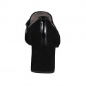 Mocasin à bout pointu pour femmes avec accessoire en daim et cuir verni noir talon 6 - Pointures disponibles:  32, 33, 43, 46