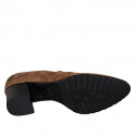 Chaussure fermée pour femmes avec elastiques et goujons en daim cognac talon 5 - Pointures disponibles:  42, 43, 44, 45