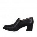 Zapato cerrado para mujer con elasticos y tachuelas en piel negra tacon 5 - Tallas disponibles:  34, 43, 44