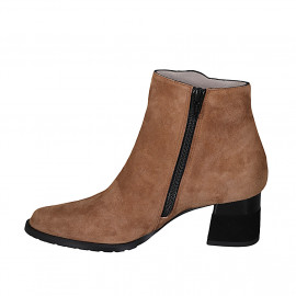 Botines a punta para mujer con cremallera y botones en gamuza cognac y negra tacon 5 - Tallas disponibles:  43 2