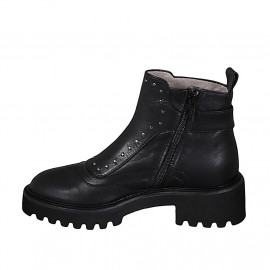 Bottines pour femmes avec fermeture éclair, boucle et goujons en cuir noir talon 4 - Pointures disponibles:  42, 44, 45 2