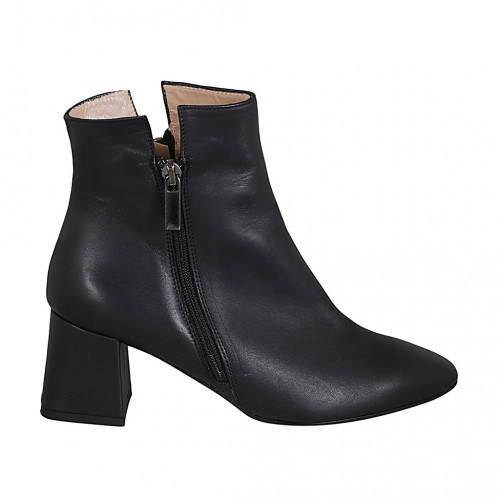 Woman's pointy ankle boot in black leather with zippers heel 6 - Available sizes:  43, 46