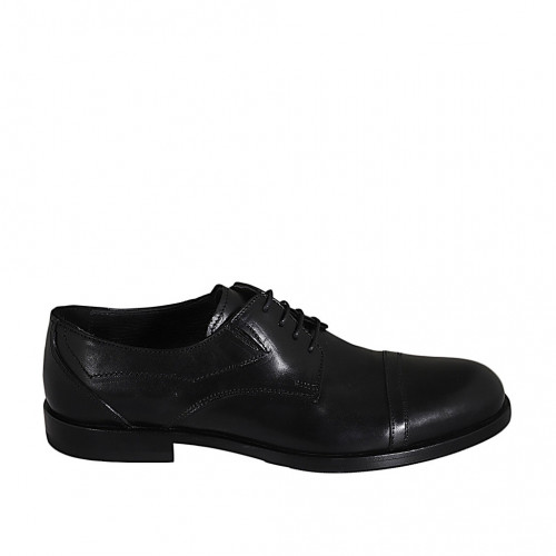 Elegant men's laced derby shoe in...