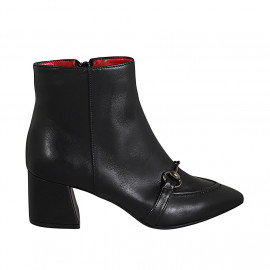 Woman's pointy ankle boot with zipper and accessory in black leather heel 6 - Available sizes: 45