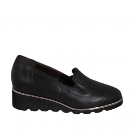 Woman's loafer with removable insole and elastic bands in black leather wedge heel 4 - Available sizes: 31