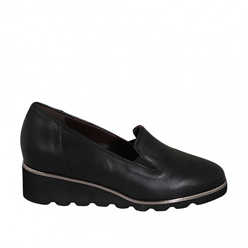 Woman's loafer with removable insole...