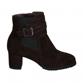 Botines para mujer con plantilla extraible, hebilla, cremallera y elastico en gamuza marron tacon 6 - Tallas disponibles:  42, 43, 44