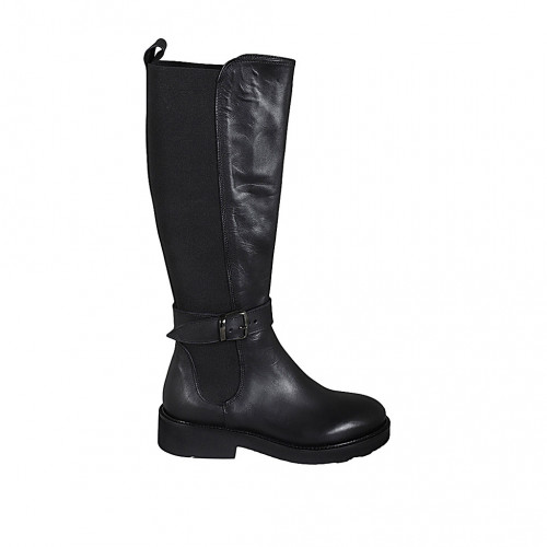 Woman's boot in black leather with...