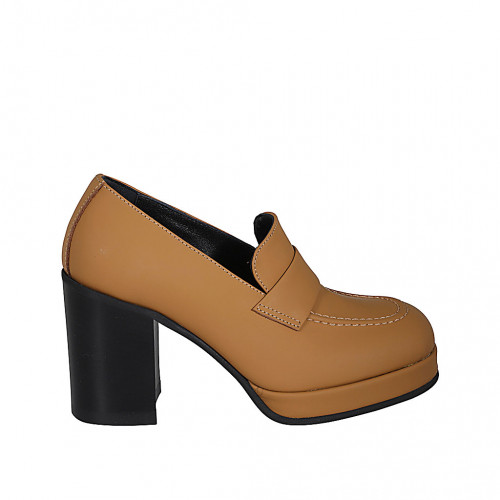 Woman's loafer in matt tan brown leather with platform heel 9 - Available sizes:  32, 34, 42, 44