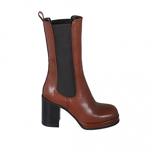 Woman's high ankle boot in tan brown...