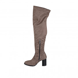 Stivale sopra al ginocchio da donna in camoscio ed elasticizzato taupe con mezza cerniera tacco 7 - Misure disponibili: 42, 43 2