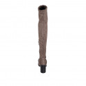 Bottes au dessus de genou pour femmes en daim et matériau elastique taupe avec demi fermeture éclair talon 7 - Pointures disponibles:  33, 42, 43