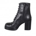 Woman's laced ankle boot with zipper, captoe and platform in black leather heel 9 - Available sizes:  42, 43