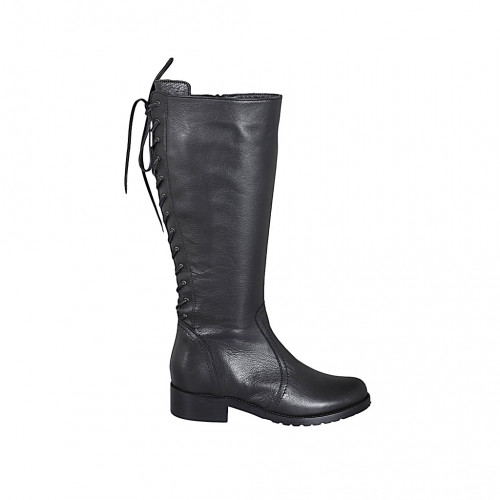 Woman's boot with zipper and backside...