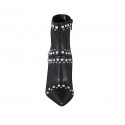Bottine à bout pointu et droit pour femmes avec fermeture éclair, perles et goujons en cuir noir talon 10 - Pointures disponibles:  32, 33, 34, 43, 44