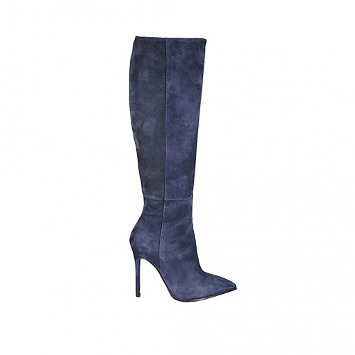 Woman's pointy boot in blue suede...