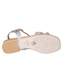 Sandalo da donna in pelle laminata argento con cinturino e strass tacco 2 - Misure disponibili: 32, 33, 34, 42