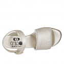 Sandalia con cinturon y estras para mujer en piel laminada platino tacon 5 - Tallas disponibles:  33, 34, 42, 44