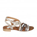 Sandalo da donna con cinturini in pelle laminata platino e argento tacco 2 - Misure disponibili: 32