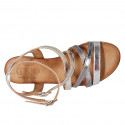 Sandalo da donna con cinturini in pelle laminata platino e argento tacco 2 - Misure disponibili: 32