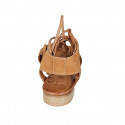 Sandalo da donna con lacci in camoscio color cuoio tacco 2 - Misure disponibili: 32, 33, 34