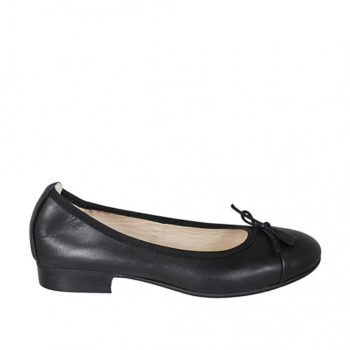 Woman's ballerina shoe with captoe and bow in black leather heel 2 - Available sizes:  32, 42, 44
