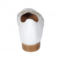 Mocassin pour femmes en cuir blanc avec accesoire talon 2 - Pointures disponibles:  32, 34, 43, 45