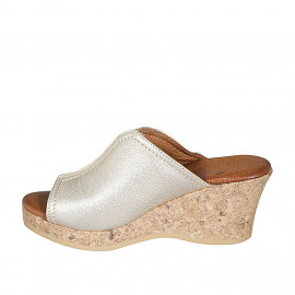 Woman's mule with platform in platinum laminated leather wedge heel 7 - Available sizes:  43 2