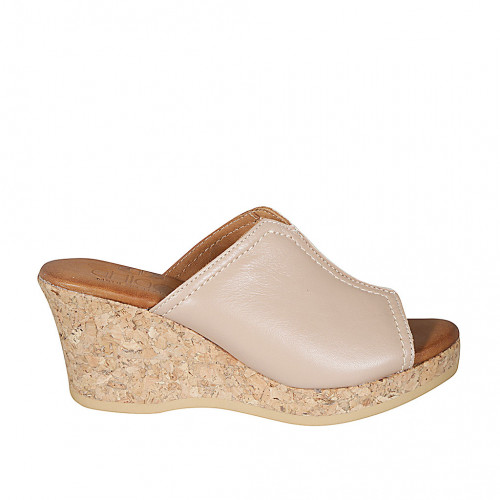 Woman's mule with platform in light rose leather wedge heel 7 - Available sizes:  32, 33, 34, 42, 43, 44, 45