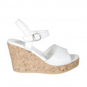 Sandale pour femmes avec courroie et plateforme en cuir blanc talon compensé 9 - Pointures disponibles:  33, 34, 42, 43, 44, 45