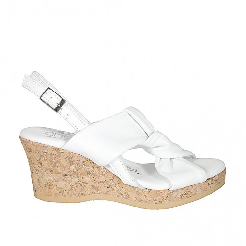 Woman's platform sandal in white...
