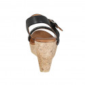 Sandale pour femmes avec courroie, plateforme et strass argent, cuivre et gris en cuir noir avec talon compensé 9 - Pointures disponibles:  42, 43